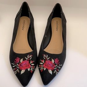 Comfortview flats.  Comfortable floral. Beautiful and soft🌷New